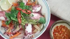 Mực trứng hấp gừng