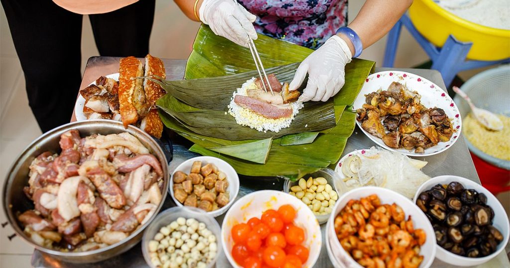 Mùa Tết Đoan Ngọ, ghé thăm ‘lò’ bánh bá trạng gia truyền của Chợ Lớn Mùa Tết Đoan Ngọ, ghé thăm ‘lò’ bánh bá trạng gia truyền của Chợ Lớn