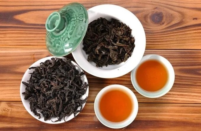 Loại trà đắt hơn vàng, dùng để tiếp các nguyên thủ quốc gia 1. Anh1