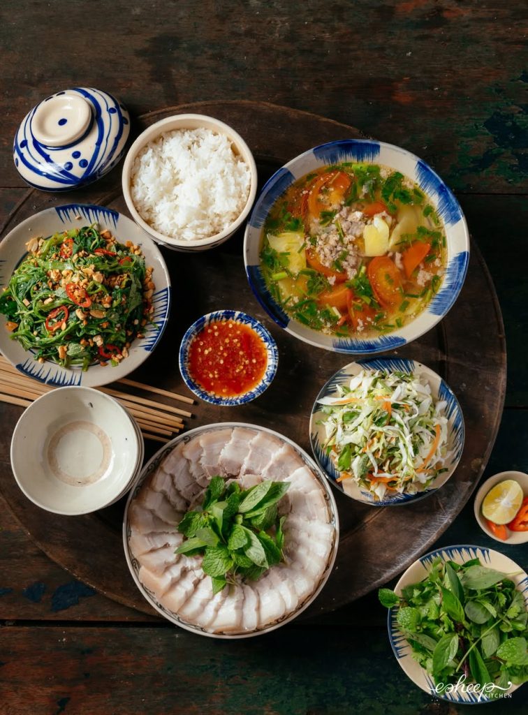 Mâm cơm mùa hè – Một miếng ăn, cả trời ký ức
