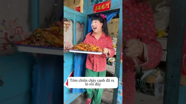 Bé Bống Thích Nấu Ăn: Tôm Chiên Cháy Cạnh