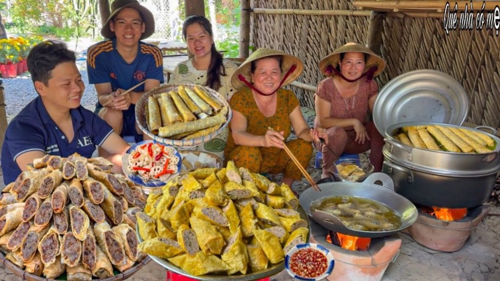 Bún chả đậu hủ cuộn thịt chiên giòn, nấm mèo