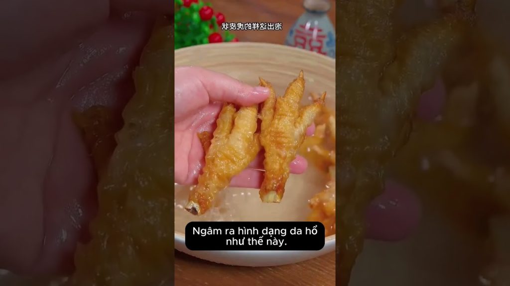 Chân gà chiên hấp sốt – Hương thơm đậm đà Chân gà chiên hấp sốt – Hương thơm đậm đà
