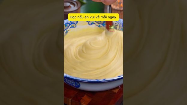 Bánh Bột Mì Trứng Chiên Giòn – Món Ăn Vặt Dễ Làm! 🍳🥖
