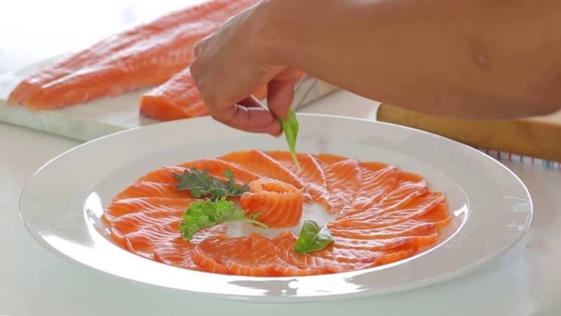Thông tin về cá hồi và những cách chế biến cá hồi ngon dễ làm Bạn nên hạn chế ăn cá hồi dạng sashimi