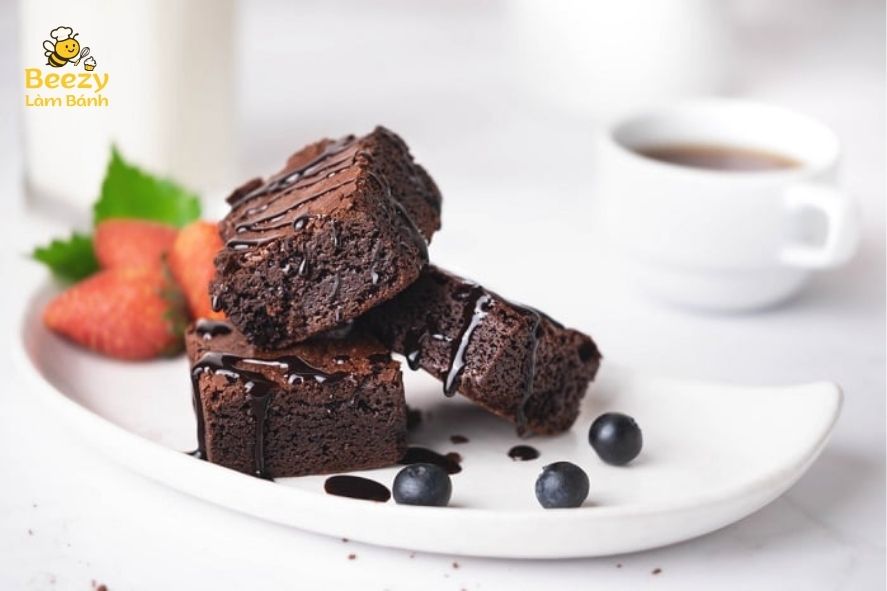Cách làm bánh Brownie Chocolate mềm ẩm, nứt vỏ siêu hấp dẫn Cách làm bánh Brownie Chocolate mềm ẩm, nứt vỏ siêu hấp dẫn