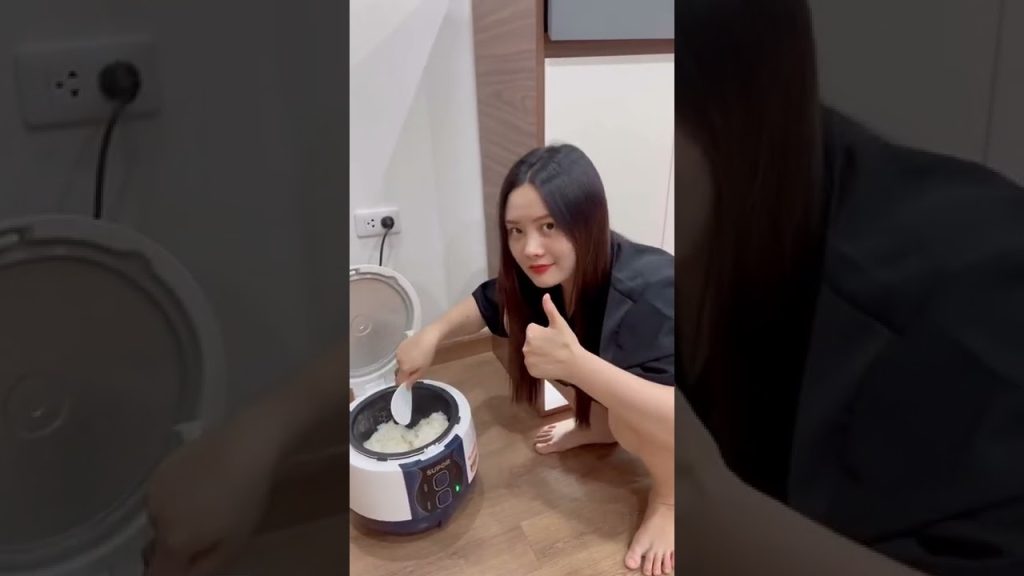 Làm cơm cháy ngon hơn Mèo Us