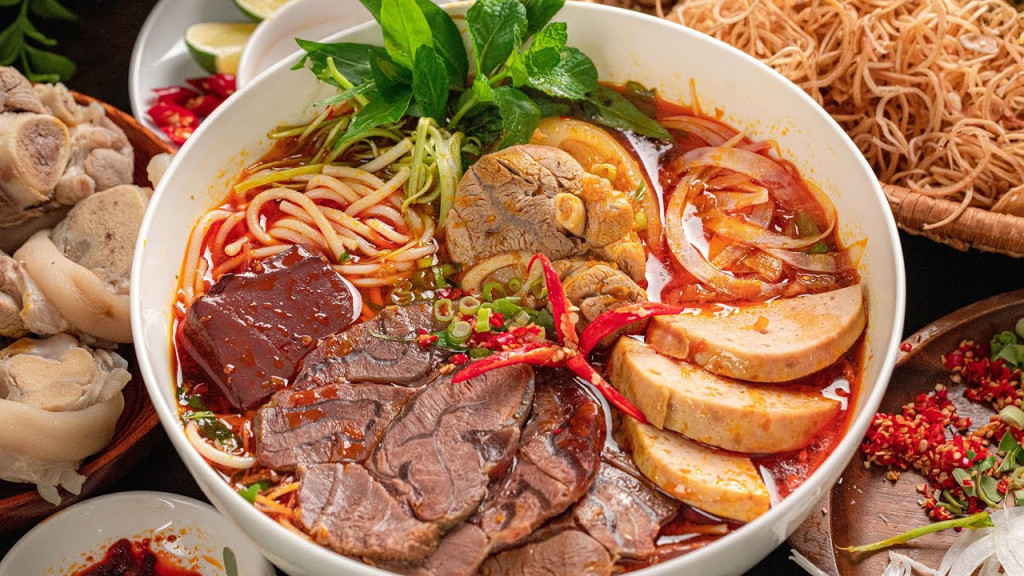 Cách nấu Bún bò Huế ngon tuyệt đỉnh, chuẩn vị Huế nhìn thôi đã thèm Cách nấu Bún bò Huế ngon tuyệt đỉnh, chuẩn vị Huế