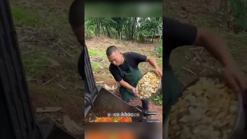 Nấu ăn trên máy xúc cho con gái vào ngày sinh nhật