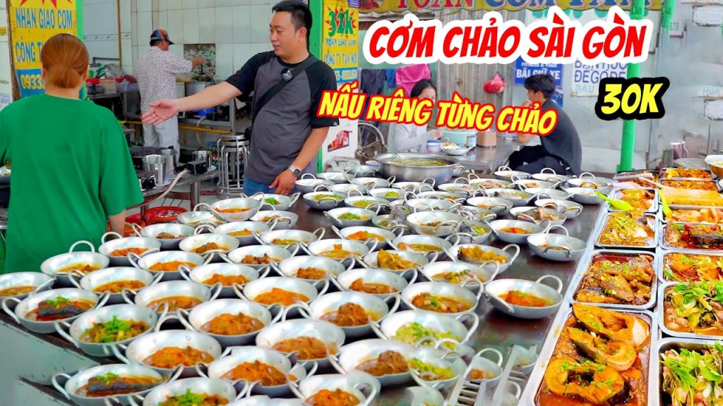 Tiệm Cơm Toàn Món Ngon Nấu Từng Chảo Riêng Giữ Nóng Khách Đông Nghẹt Tại Sài Gòn