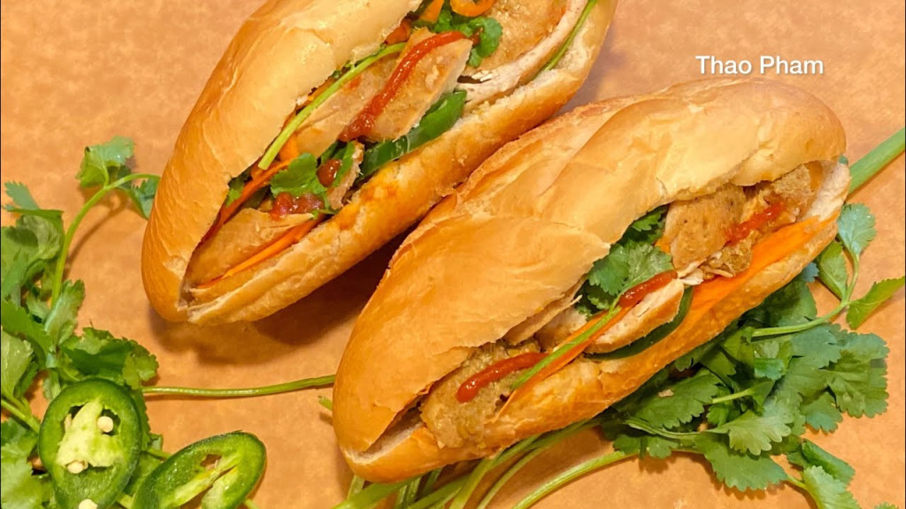Bánh mì gà thơm bổ dưỡng Bánh mì gà thơm bổ dưỡng